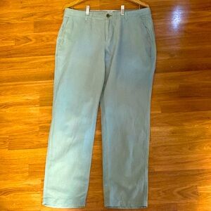 Ladies linen blend girlfriend style chino pants,  size 10. Sage green, zippered.
